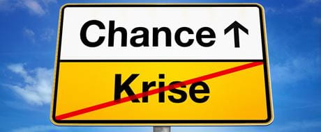 Strassenschild: Chance und Krise Strassenschild: Chance und Krise
