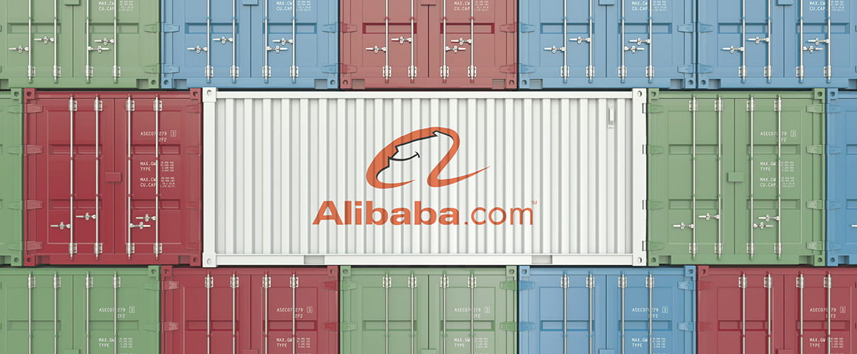 Schiffscontainer mit Aufschrift Alibaba